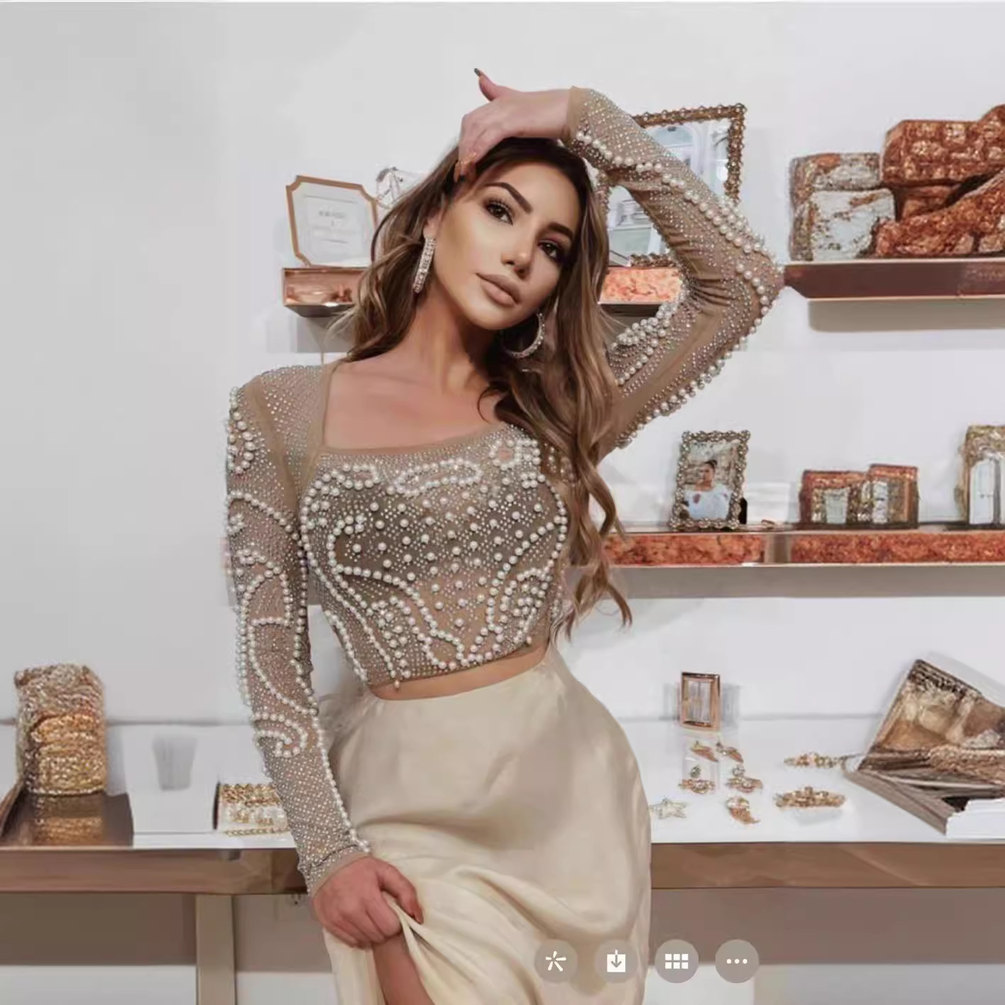 Expressing hot -selling nail pearl T -shirts spring an fashionable recipe long sleeve high street top top party banquet