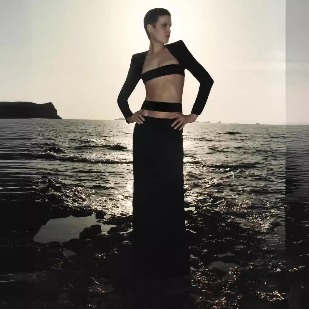 New new product an hot girl sexy new open skirt suits long -sleeved one character two -piece set